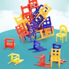 Gra zręcznościowa spadające krzesła