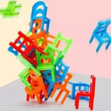Gra zręcznościowa spadające krzesła