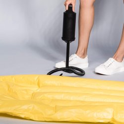 Pompka tłokowa do materaca ręczna