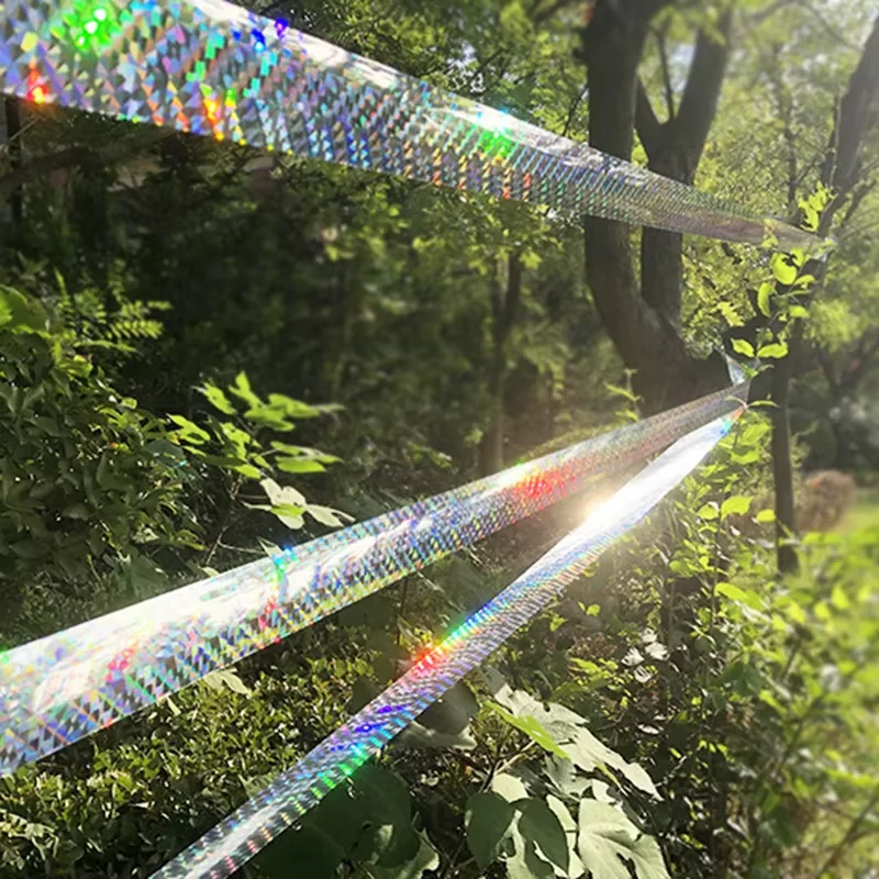 Taśma odblaskowa do odstraszania gołębi, szpaków oraz ptaków 50m Taśma odblaskowa do odstraszania gołębi, szpaków oraz ptaków 50m