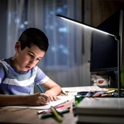 Lampa biurkowa LED z ładowaniem USB