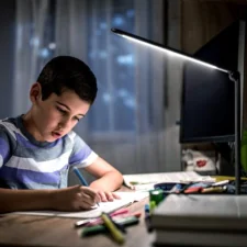 Lampka na biurko LED z ładowaniem USB Czarna