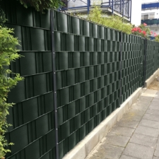 Taśma ogrodzeniowa do paneli ogrodzeniowych 19cm x 35m 450g/m2 Ciemny Zielony + 20 Klipsów