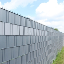 Taśma ogrodzeniowa do paneli ogrodzeniowych 19cm x 35m 450g/m2 Szary + 20 Klipsów