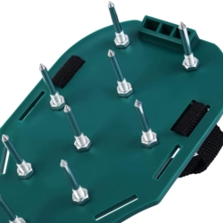 Areator wertykulator do napowietrzania trawników w formie nakładek na buty 2 sztuki