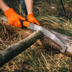 Piła ręczna do cięcia gałęzi i drewna z hakiem i możliwością zwieszenia 38cm