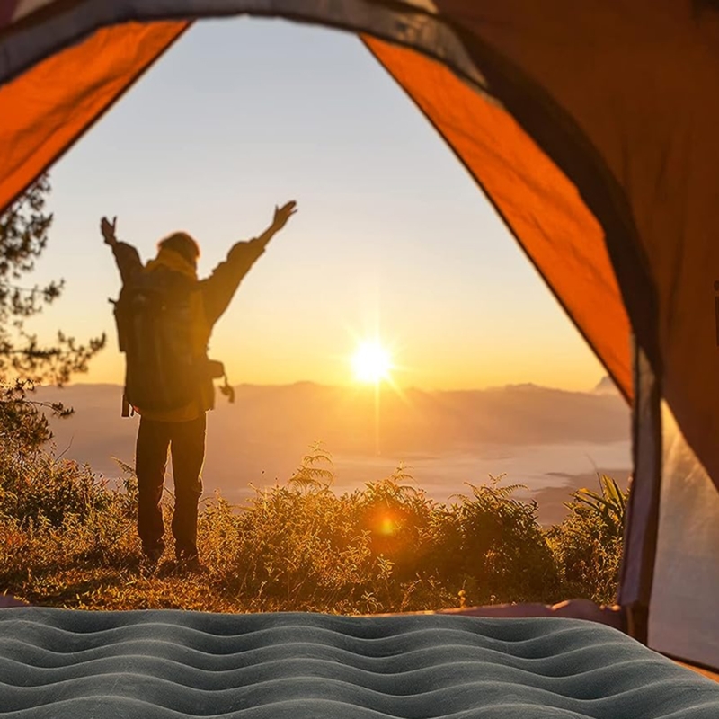 Materac dmuchany dwuosobowy 191x137cm z wbudowaną Pompką