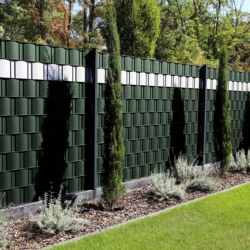 Taśma ogrodzeniowa do paneli ogrodzeniowych 19cm x 35m 450g/m2 Ciemny Zielony + 20 Klipsów
