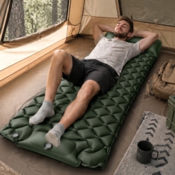 Materac turystyczny jednoosobowy dmuchany z wbudowaną pompką 60x190cm Ciemny Zielony