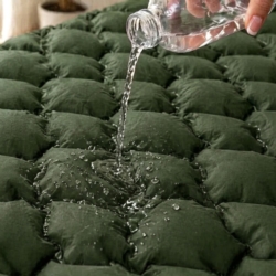 Materac turystyczny jednoosobowy dmuchany z wbudowaną pompką 60x190cm Ciemny Zielony