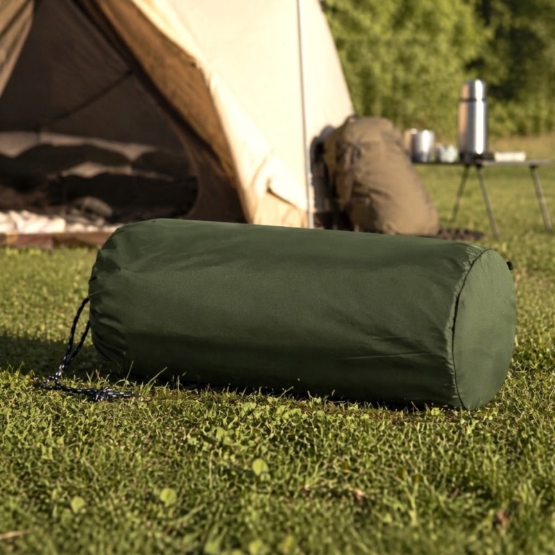 Materac turystyczny jednoosobowy dmuchany z wbudowaną pompką 60x190cm Ciemny Zielony