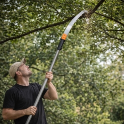 Piła ręczna do cięcia gałęzi i drewna z hakiem i możliwością zwieszenia 38cm