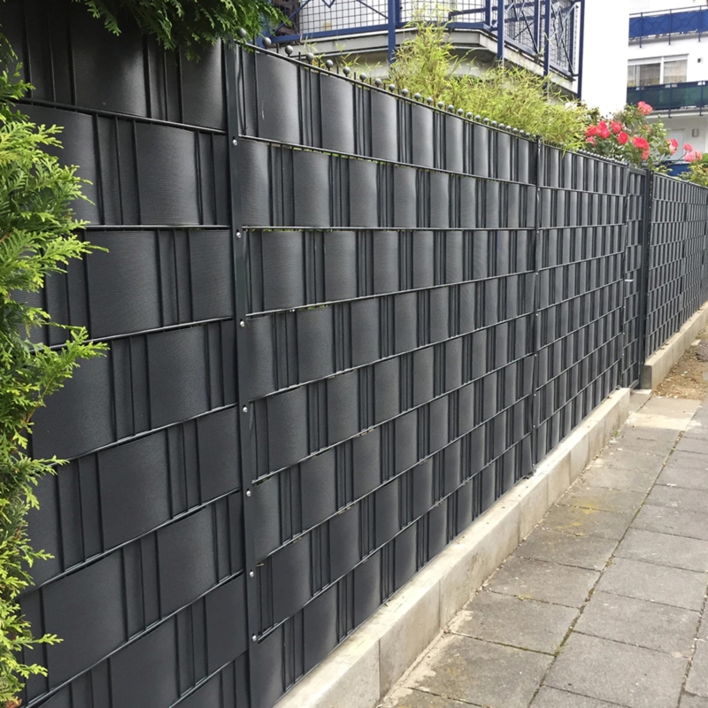 Taśma ogrodzeniowa HARD do paneli ogrodzeniowych 19cm x 26m 1200g/m2 UV+ Antracyt