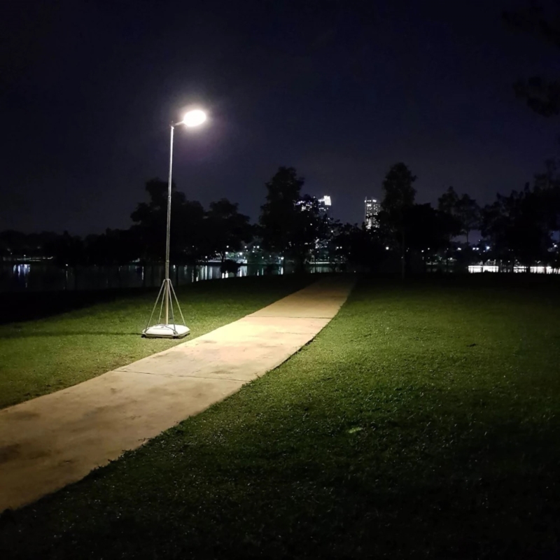 Lampa solarna naścienna LED 500W 62x36cm