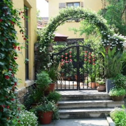 Pergola ogrodowa do róż i roślin pnących metalowa łuk 240cm