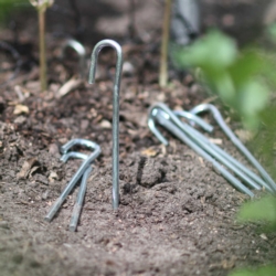 Szpilki do agrowłókniny metalowe ocynkowane J-kształtne kotwy, kołki 100 sztuk