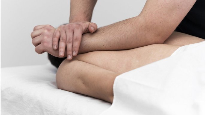  Piłki masujące czy pistolety do masażu – co lepiej działa na mięśnie?