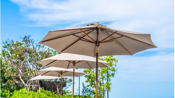  Czy parasole na wysięgniku są lepszym rozwiązaniem niż klasyczne modele?