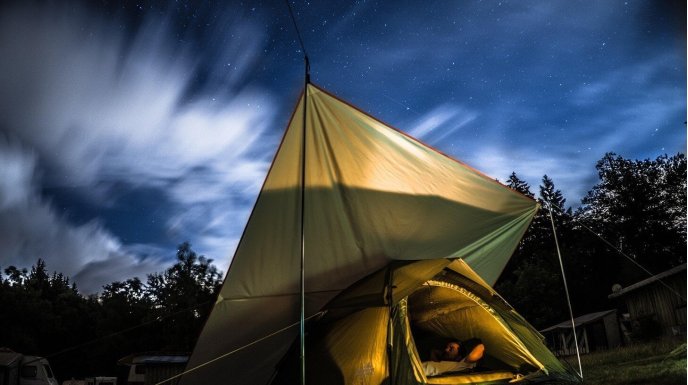  Jak wybrać namiot na biwak z rodziną lub znajomymi?