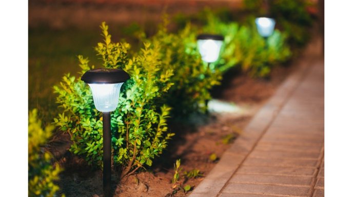  Lampy solarne - jak działają?