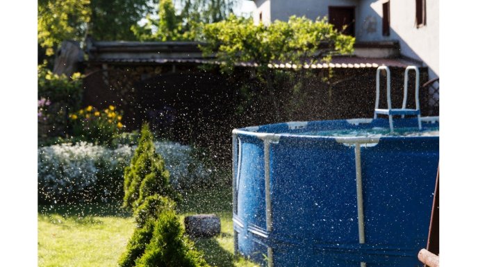  Na czym postawić basen ogrodowy?