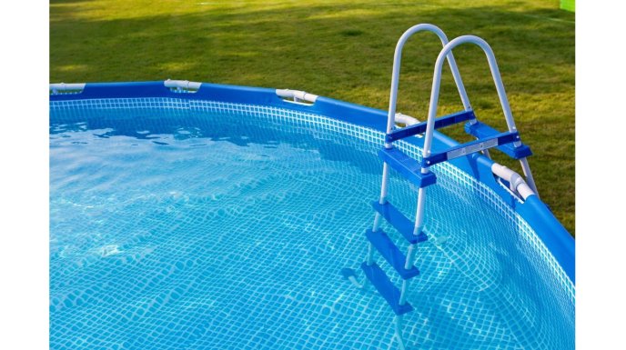  Jak czyścić basen ogrodowy?