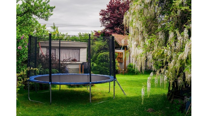 Trampolina ogrodowa - jaka będzie najlepsza?